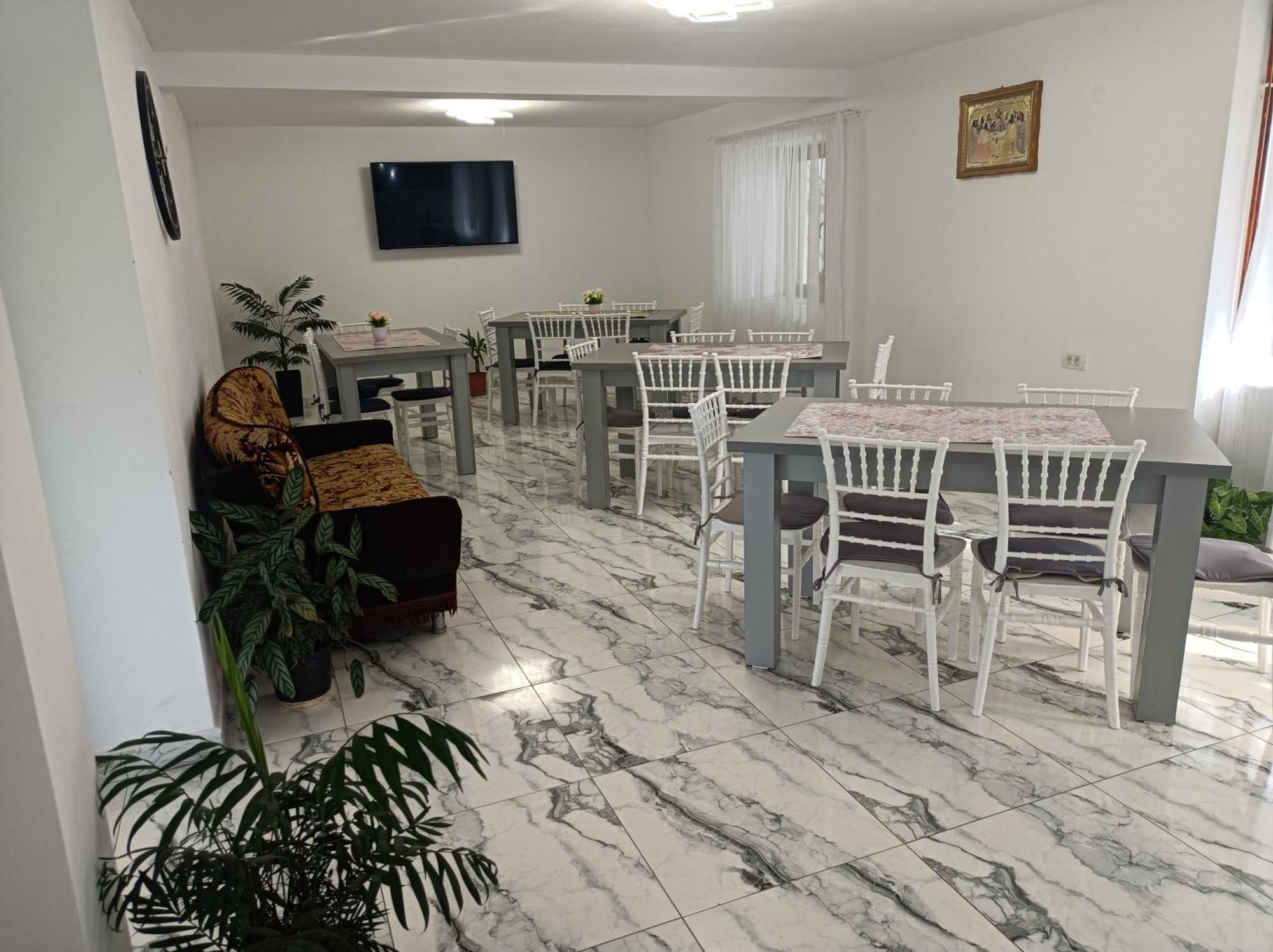 Pensiunea Ileana Novaci-Străini Extérieur photo